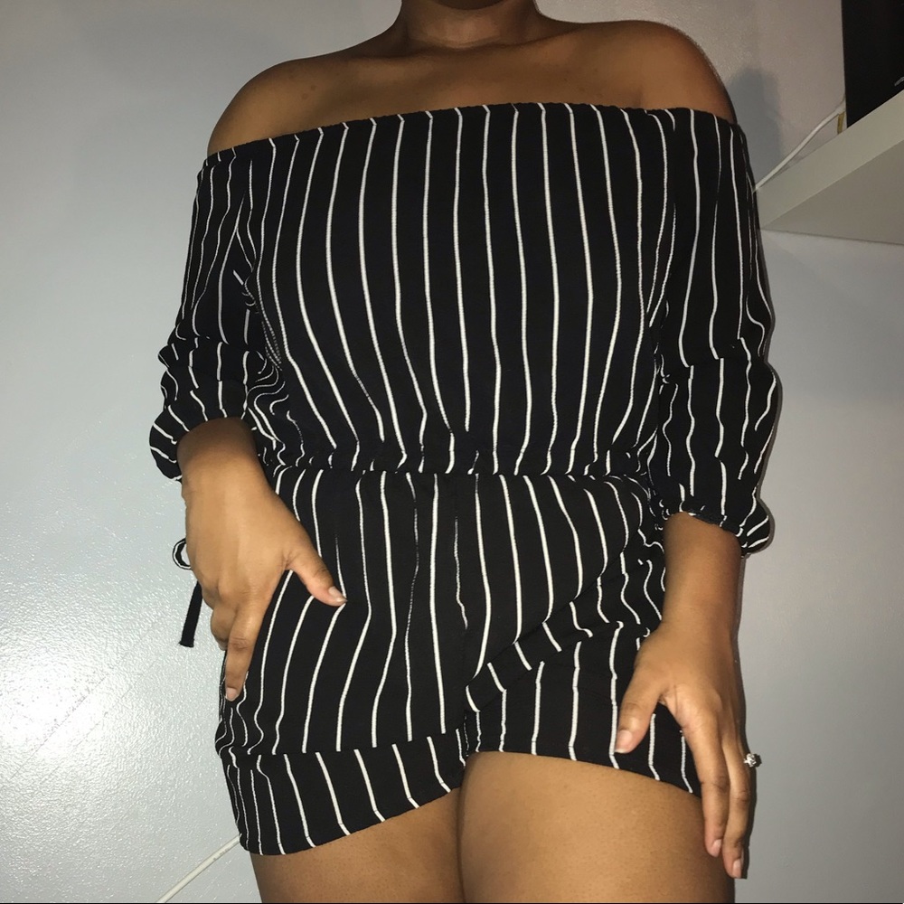 Off the Shoulder Romper 💗